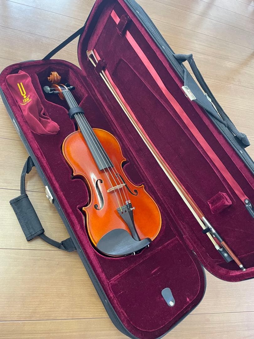 Jay Haide 104 4/4 violin with bow and case