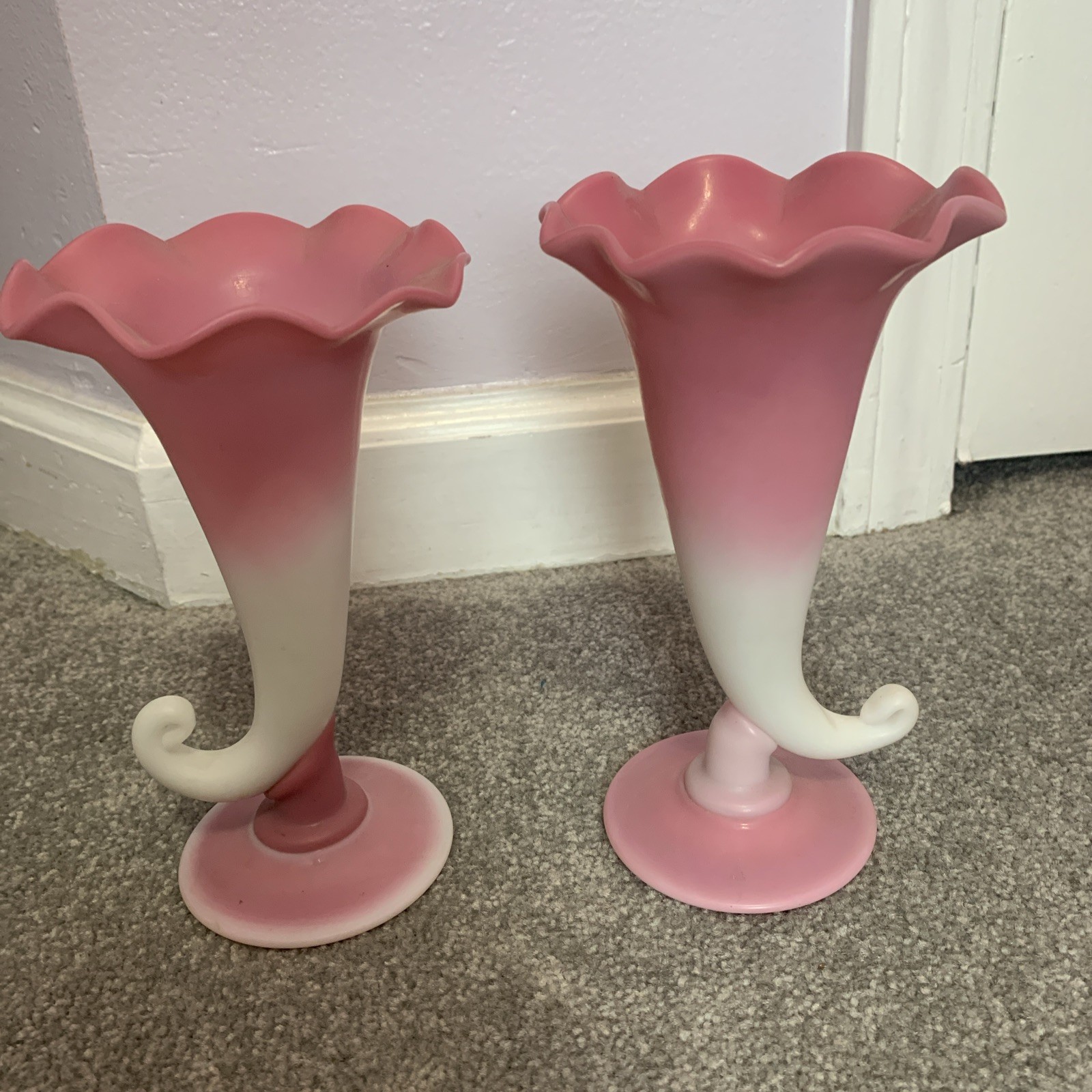 Vintage Pair Peach Blow Gundersen ~ Pairpoint Art Glass Horn Of Plenty Vases Vintage Pair Peach Blow Gundersen ~ Pairpoint Art Glass Horn Of Plenty Vases
