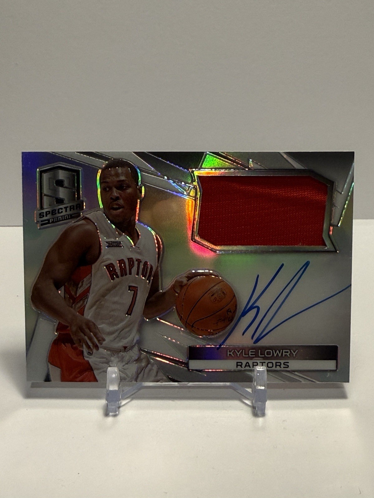 2014-15 Panini Spectra - Autographed Memorabilia Kyle Lowry #24 /125 (AU, MEM)