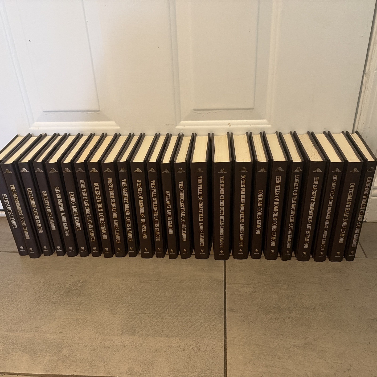 Lot Of 24 Louis L’Amour Leatherette Books Bantam Westerns Asst Look 