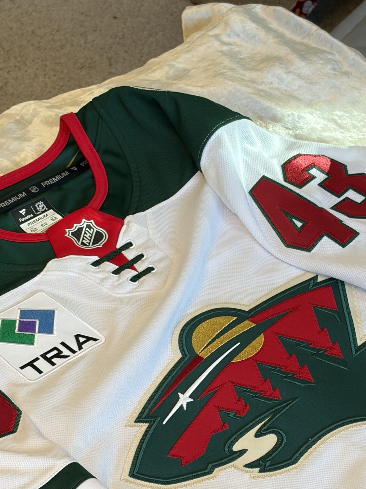 Authentic Fanatics Minnesota Wild NHL Hughes #43 Away Jersey White Green 52 NWT