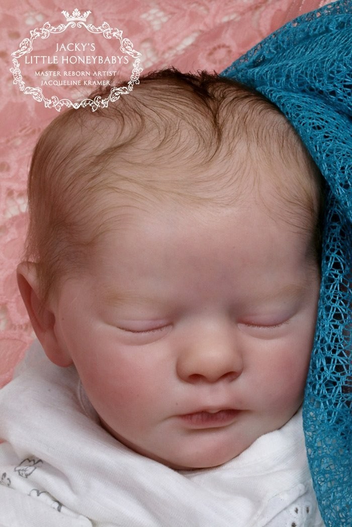 Evelyn Sleeping *Authentic  19\