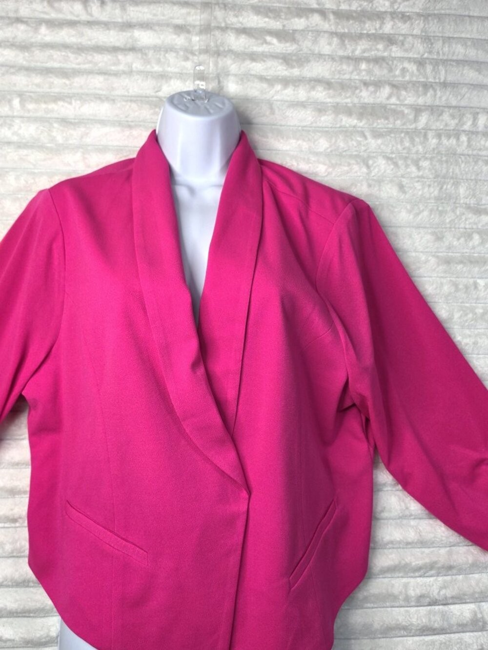 Torrid Neon Hot Pink Ruched Sleeve Cropped Blazer 2X 18-20 NWT