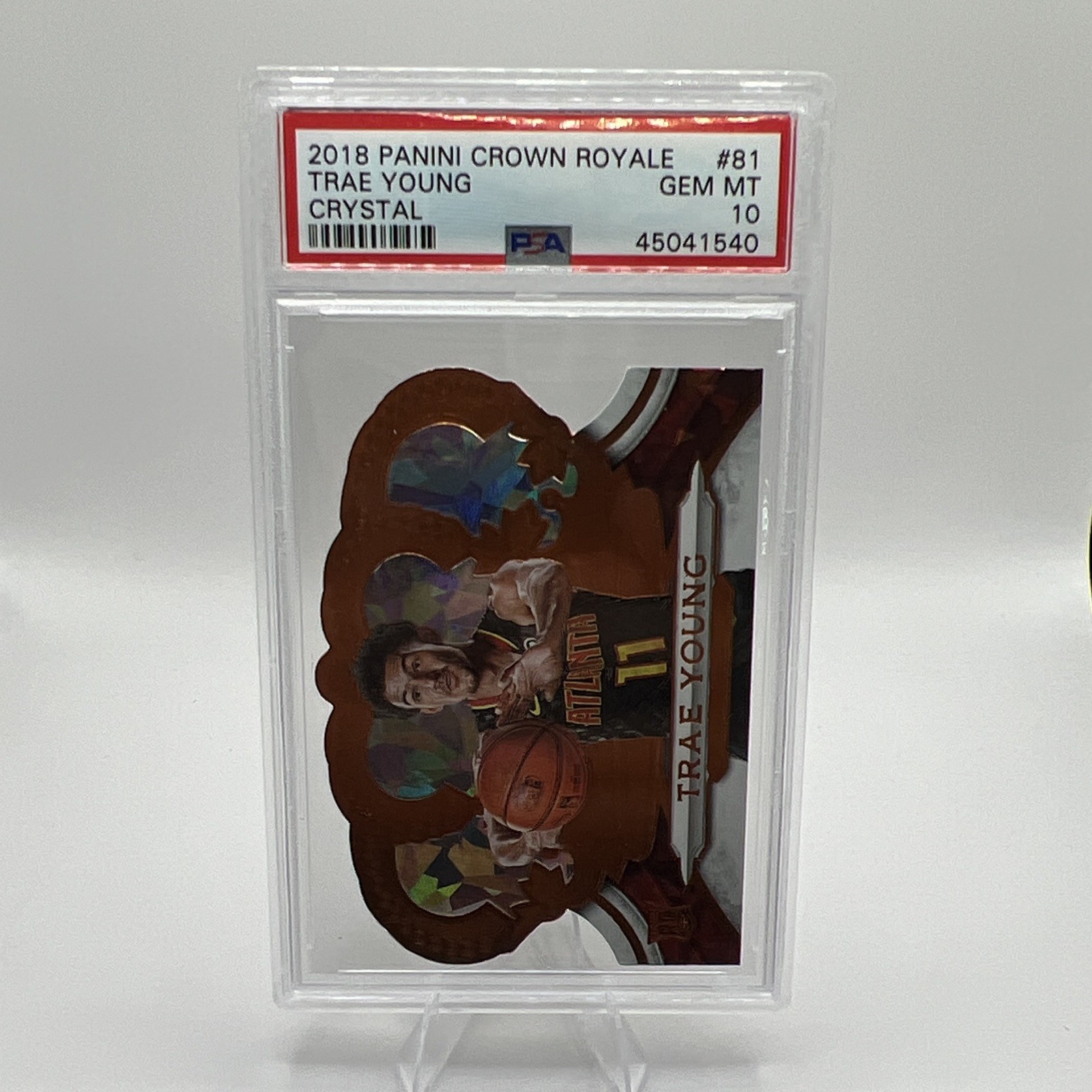 Panini 2018-19 Crown Royale Trae Young RC Crystal /99 #81 PSA 10 Panini 2018-19 Crown Royale Trae Young RC Crystal /99 #81 PSA 10