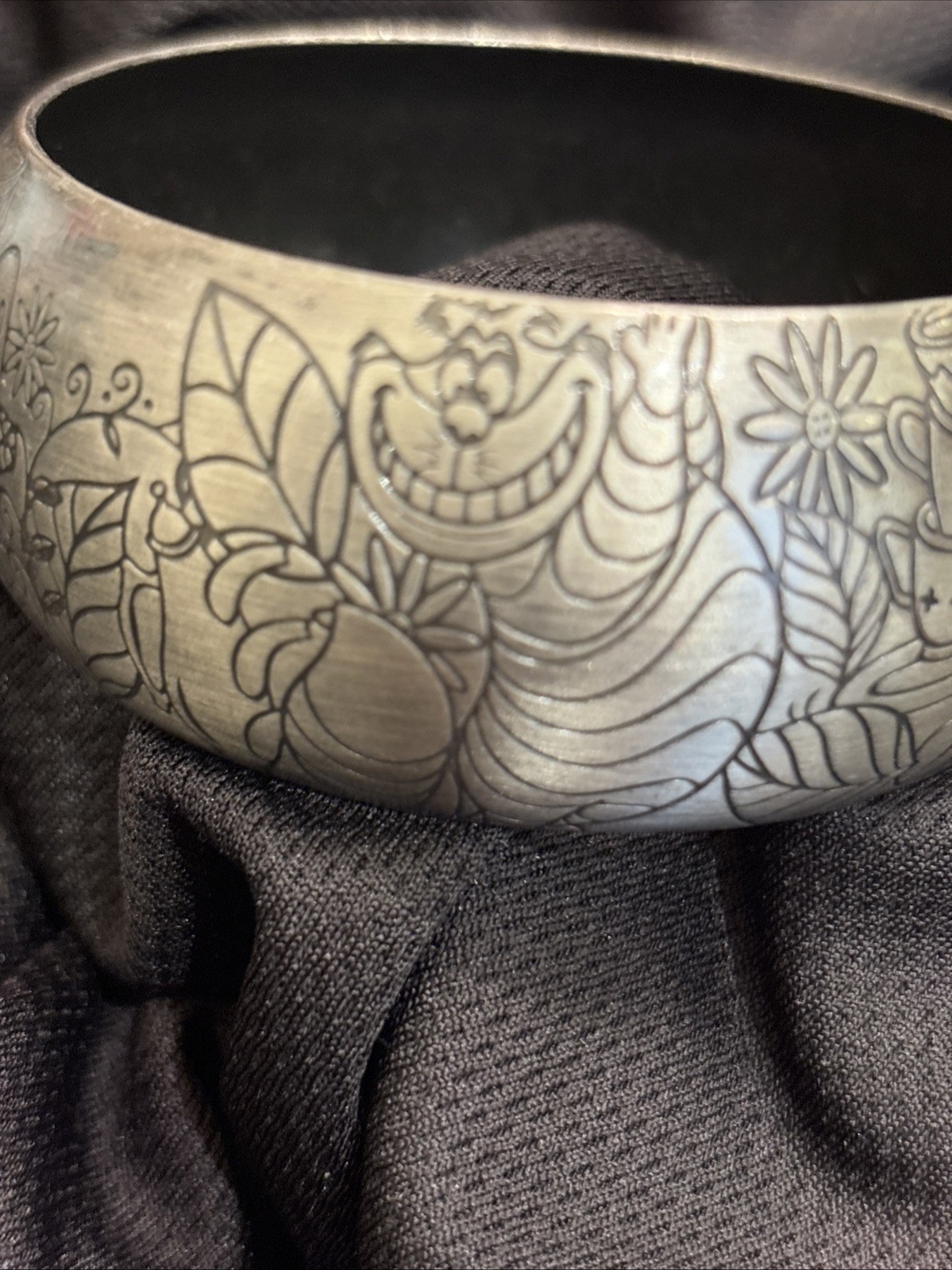 Disney Alice in Wonderland Silver tone Wide Bangle Cheshire Cat Bracelet Vintage Disney Alice in Wonderland Silver tone Wide Bangle Cheshire Cat Bracelet Vintage