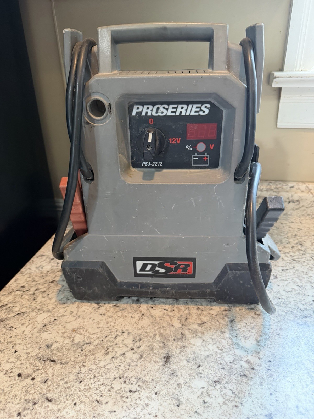 DSR ProSeries Car Battery Jump Starter 2212  Peak Amp 12V