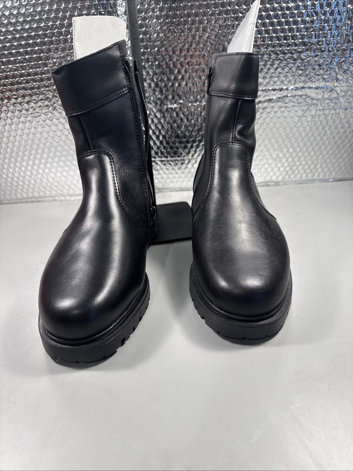 Black Leather Side Zip Ankle Boots 8 1/2. #2017