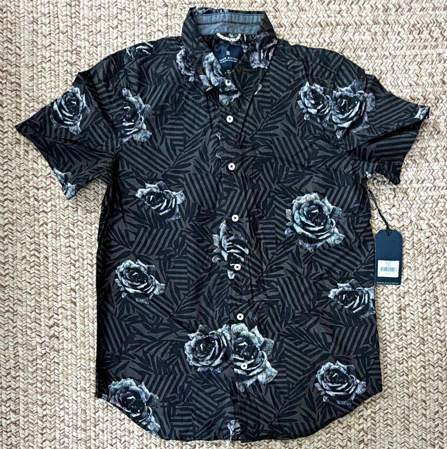 Roark Men\'s L Black/Gray Floral Rose Short Sleeve Button-Up Spread Collar Roark Men\'s L Black/Gray Floral Rose Short Sleeve Button-Up Spread Collar