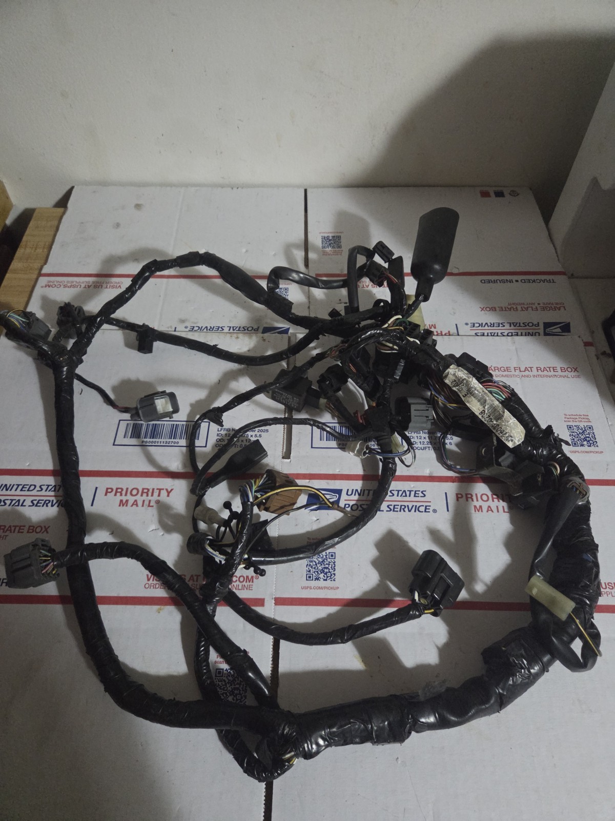 2004-2005 KAWASAKI NINJA ZX10R OEM MAIN ENGINE WIRING HARNESS MOTOR WIRE 2004-2005 KAWASAKI NINJA ZX10R OEM MAIN ENGINE WIRING HARNESS MOTOR WIRE