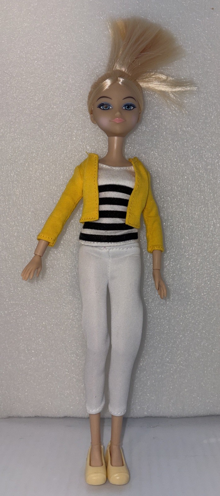 Miraculous Ladybug Chloe 2016 Bandai Zag Heroez Doll Figure 39745 (a02) Miraculous Ladybug Chloe 2016 Bandai Zag Heroez Doll Figure 39745 (a02)