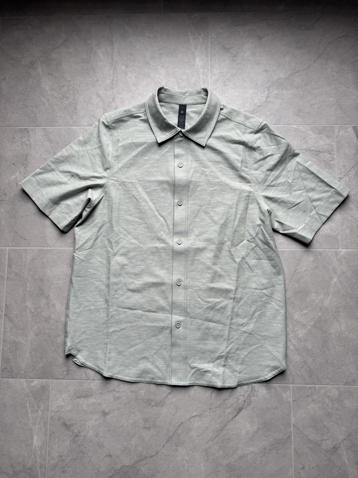 Lululemon Men’s Airing Easy Dress Shirt Lululemon Men’s Airing Easy Dress Shirt