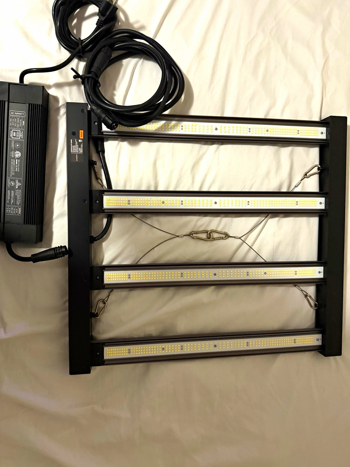 AC Infinity IONFRAME EVO4 300W Full Spectrum LED Grow Light AC-IF4K