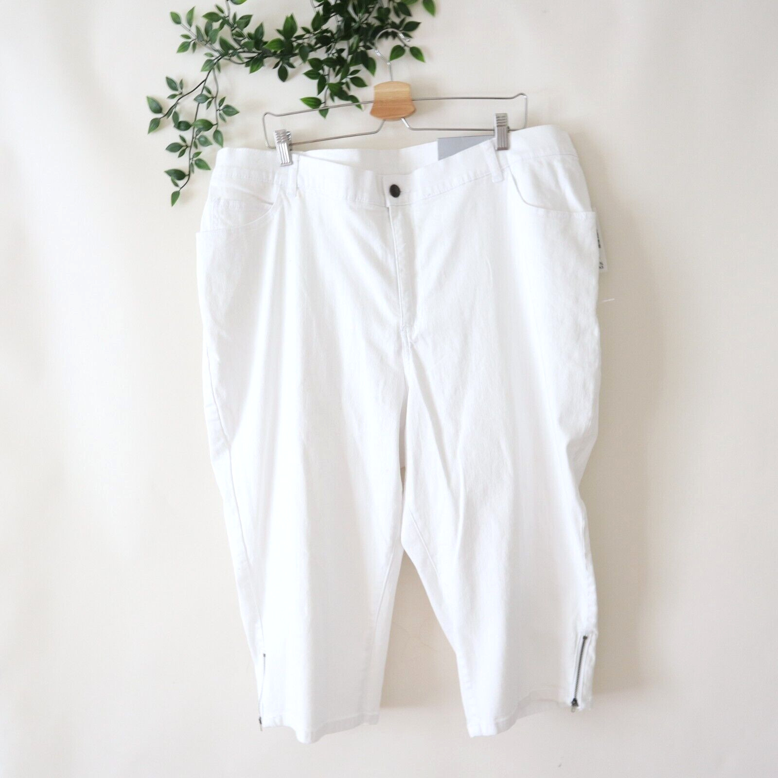 NEW Catherines White Straight Leg Slimmer Classic Jeans Plus Size 24W