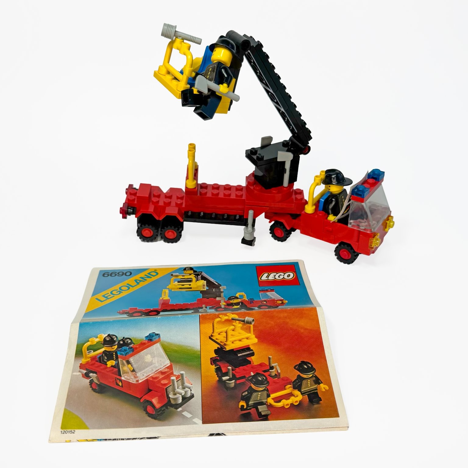 LEGO 6690 Fire Truck Ladder Red Black Set Minifigures & Instructions Complete