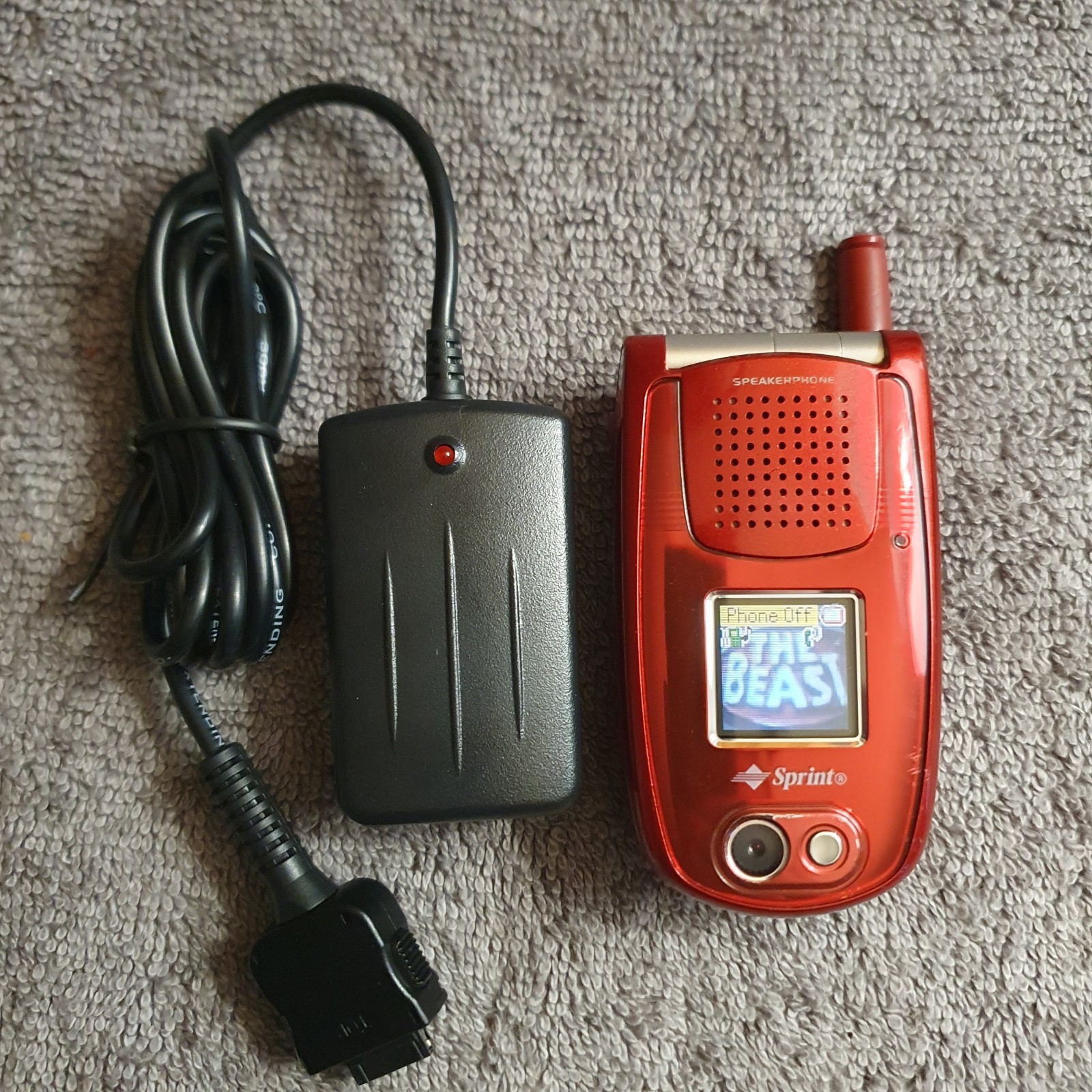 Ultra Rare VTG RED Sanyo PM-8200 Cam Flip Phone - Tested & Works Needs Battery 