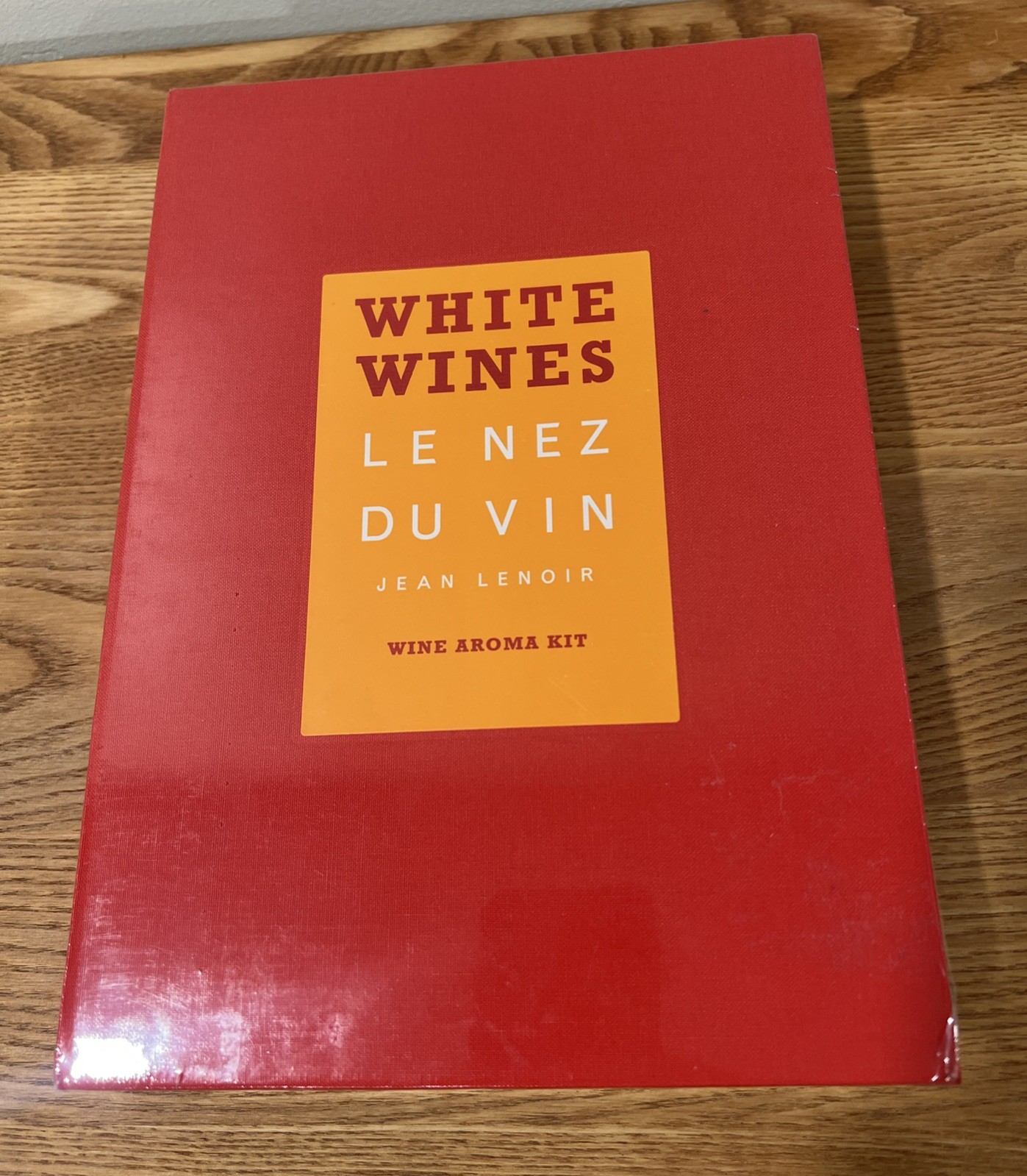 NEW LE NEZ DU VIN White Wine Aroma Kit. 12 aromas NEW LE NEZ DU VIN White Wine Aroma Kit. 12 aromas