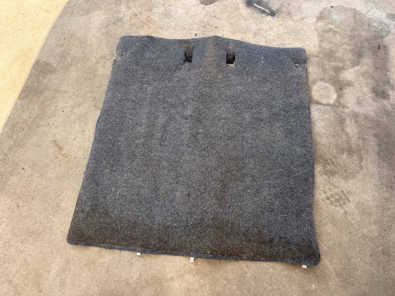 96-00 Toyota RAV4 Rear Cargo Floor Mat Carpet Trunk Gray 96-00 Toyota RAV4 Rear Cargo Floor Mat Carpet Trunk Gray
