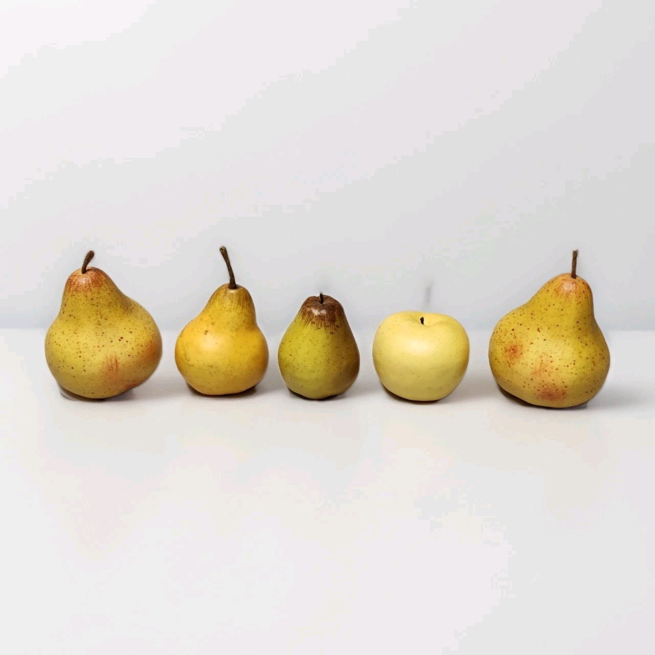 Decorative Pears And Yellow Apple /Set of 5 Plastic Faux Fruit for Kitchen Decor