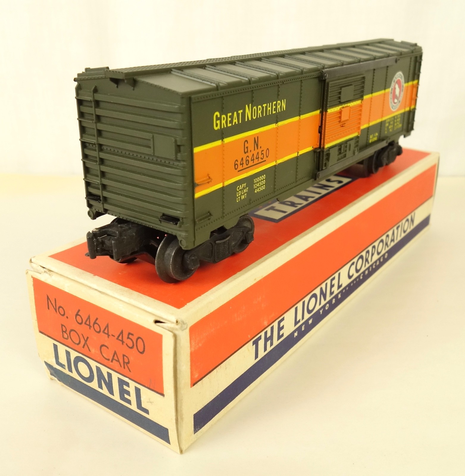 LIONEL POSTWAR 6464-450 HIGH GRADE UNRUN GREAT NORTHERN BOX CAR W/ GREAT OB