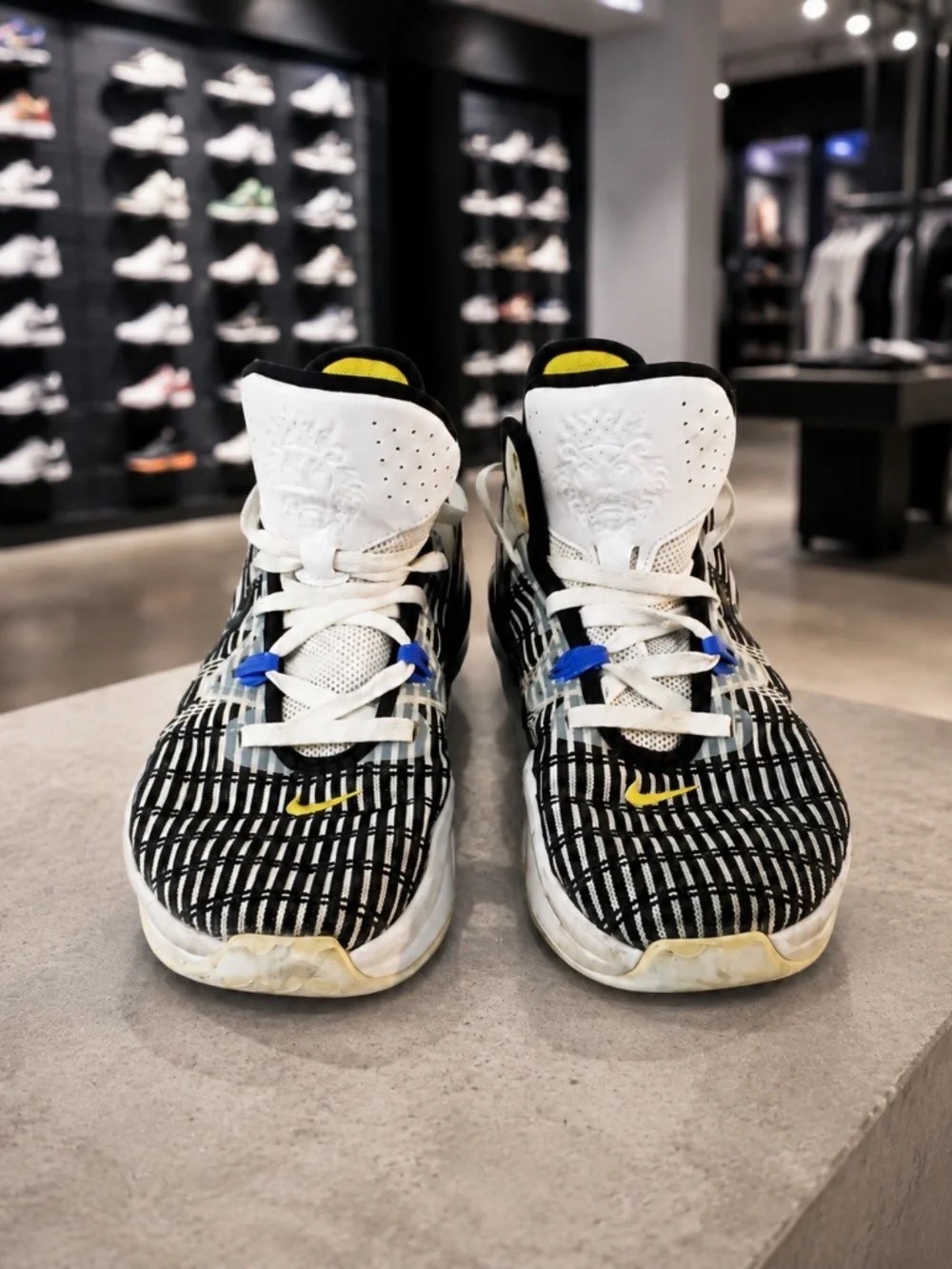 Size 9 - Nike LeBron Witness 6 White Persian Violet