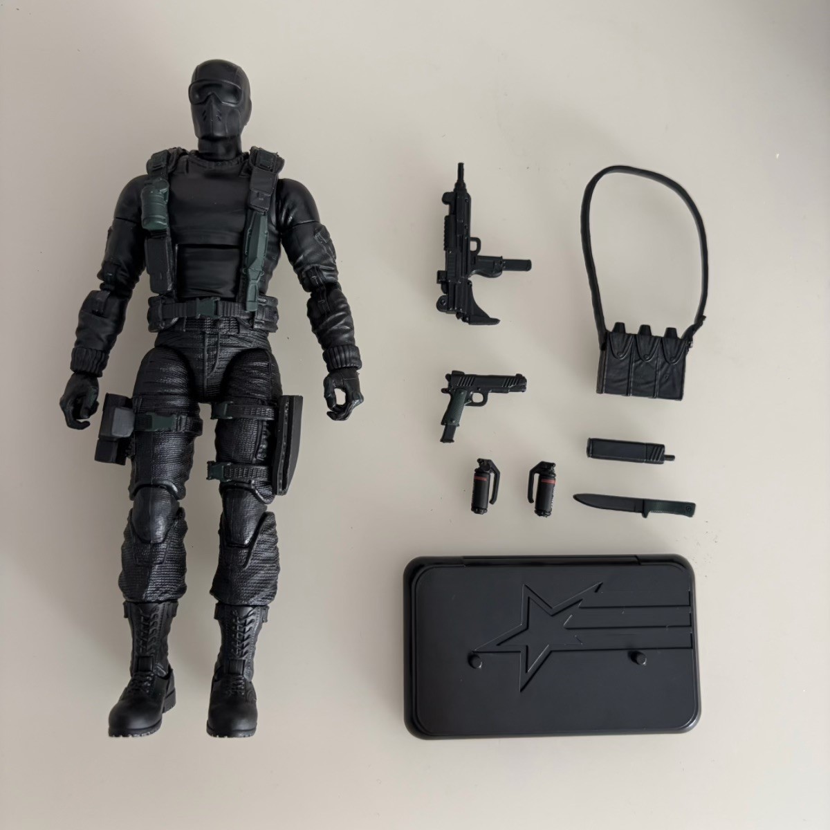 Hasbro G.I. Joe Classified Series Retro Cardback Snake Eyes Official