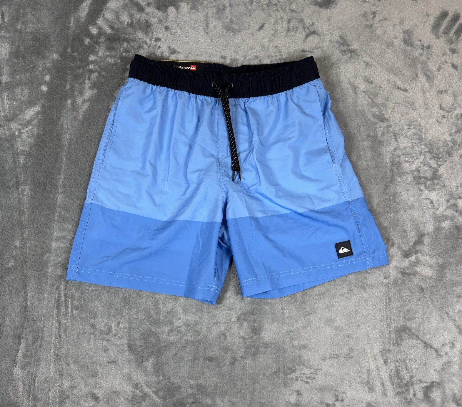NWT Quicksilver Shorts Mens Small Blue Lined Elastic Waist Beach 7” Inseam NWT Quicksilver Shorts Mens Small Blue Lined Elastic Waist Beach 7” Inseam