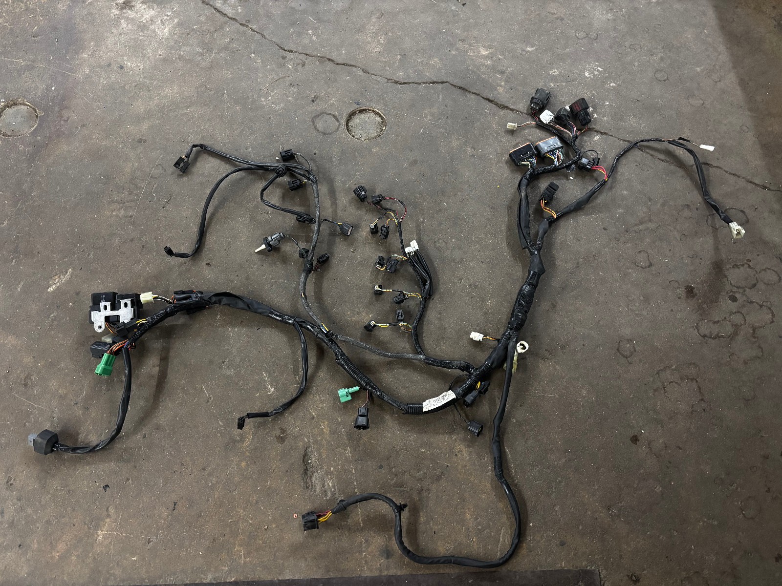 Suzuki Hayabusa GSX1300R 12 17 OEM Main Wire Harness Wiring Engine 2008-2020