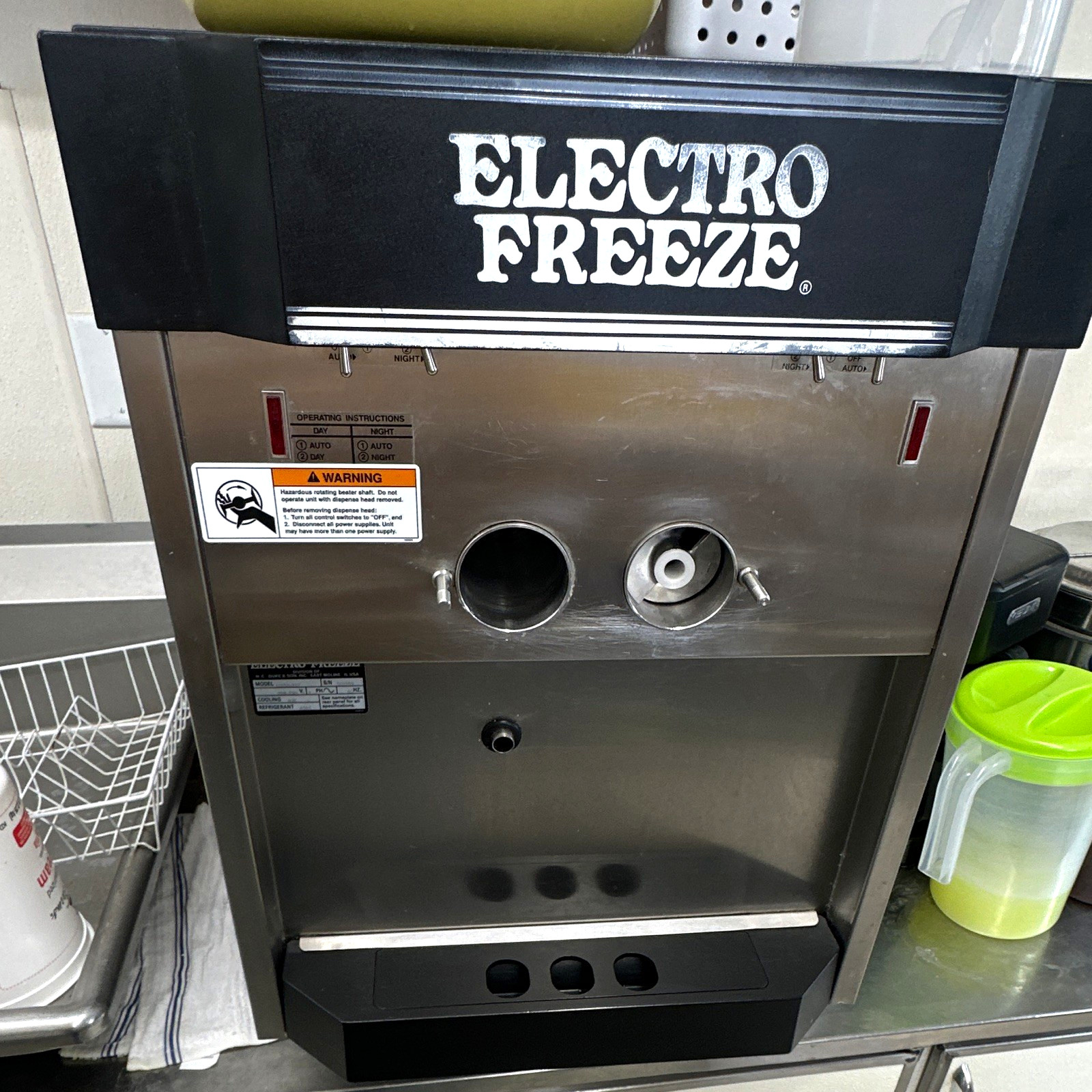 Electro Freeze CS10 Soft Serve Countertop Machine, 1 Hopper Electro Freeze CS10 Soft Serve Countertop Machine, 1 Hopper