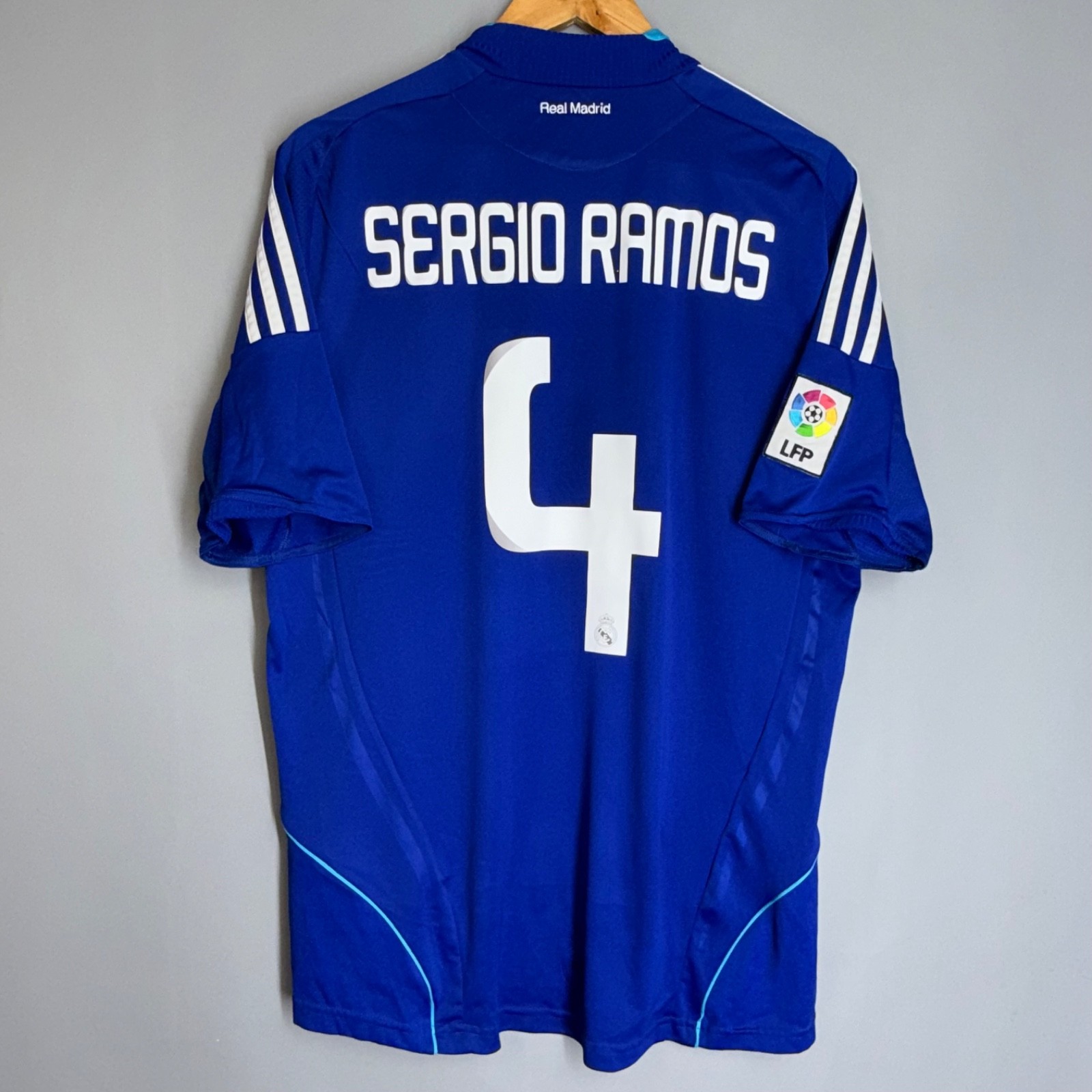 REAL MADRID 2008 2009 AWAY FOOTBALL SHIRT SOCCER JERSEY ADIDAS #4 SERGIO RAMOS