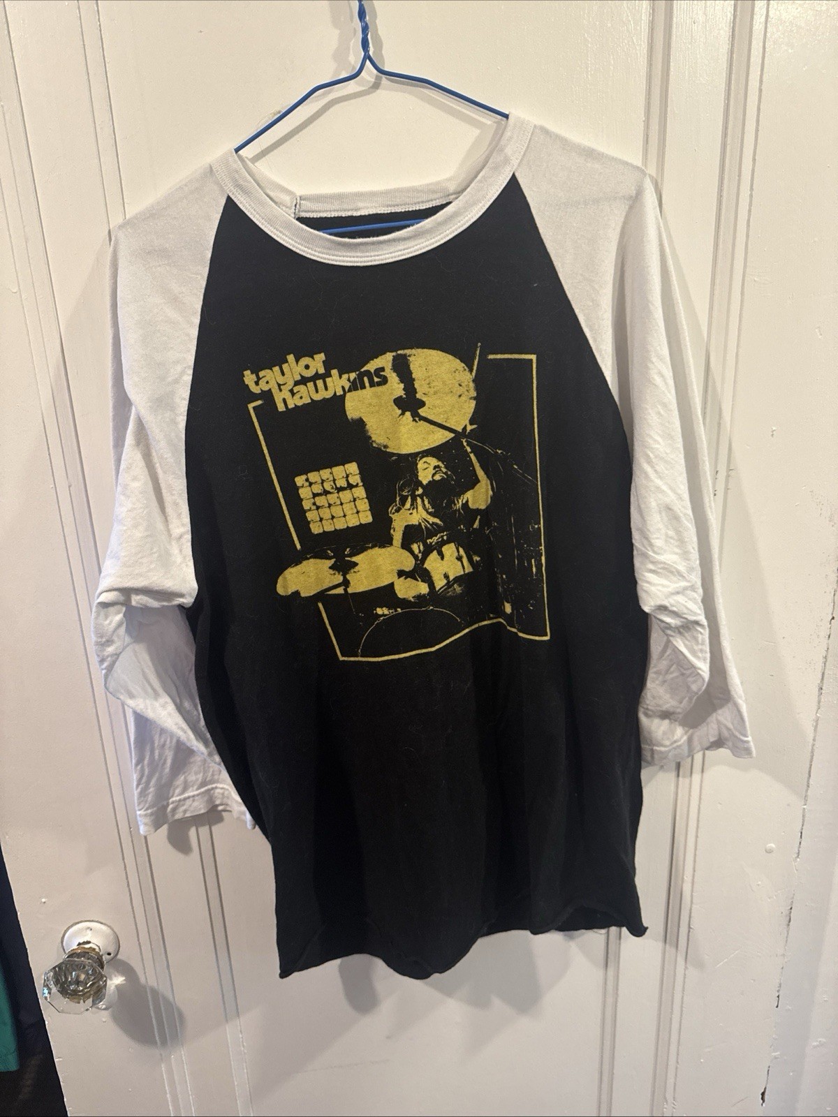 Rare Taylor Hawkins Tribute Foo Fighters Raglan Shirt Medium LA & London 2022 Rare Taylor Hawkins Tribute Foo Fighters Raglan Shirt Medium LA & London 2022