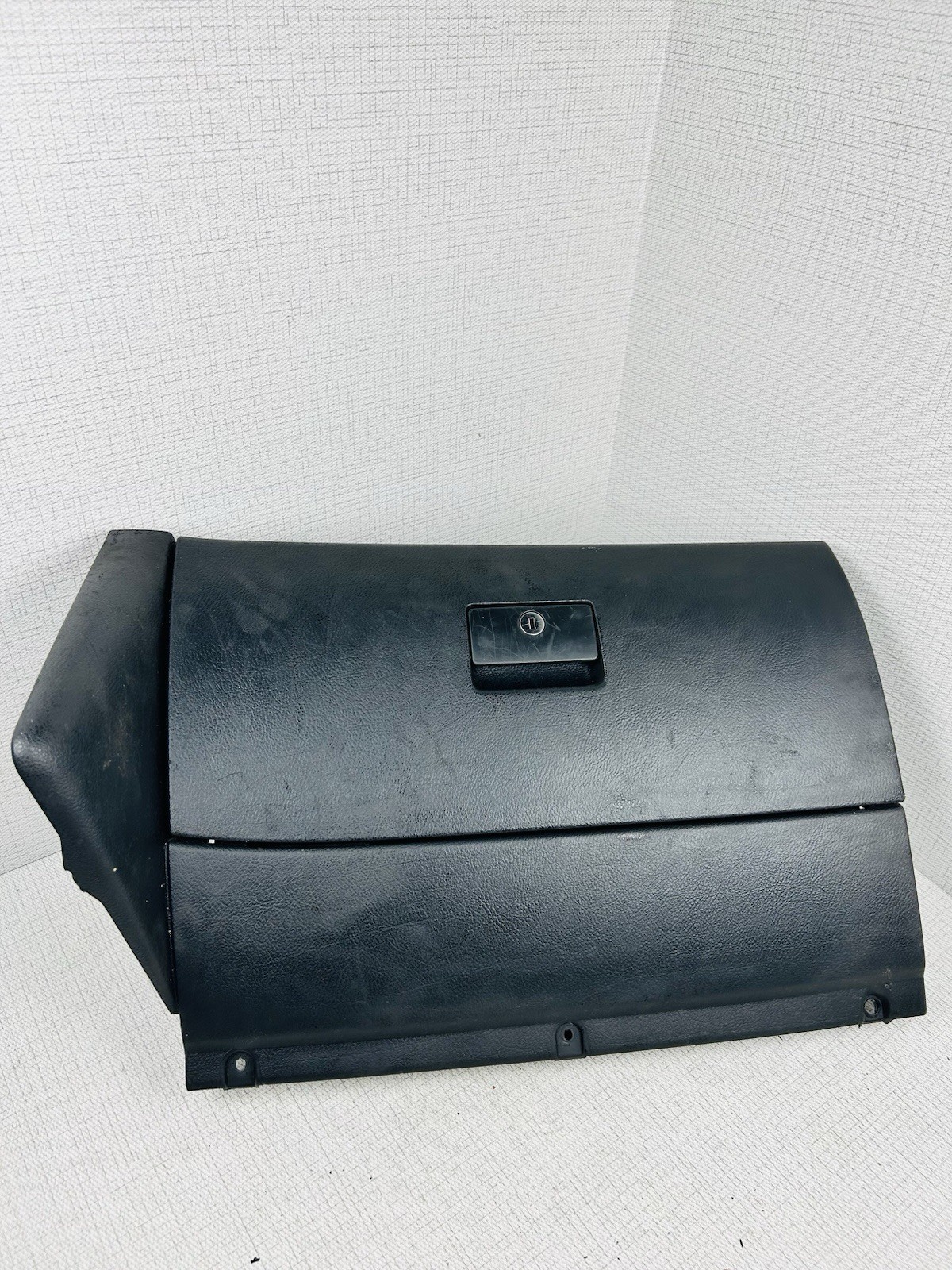 1999-06 JETTA GLI GOLF GTI R32 DASH GLOVE BOX COMPARTMENT STORAGE ASSEMBLY Black