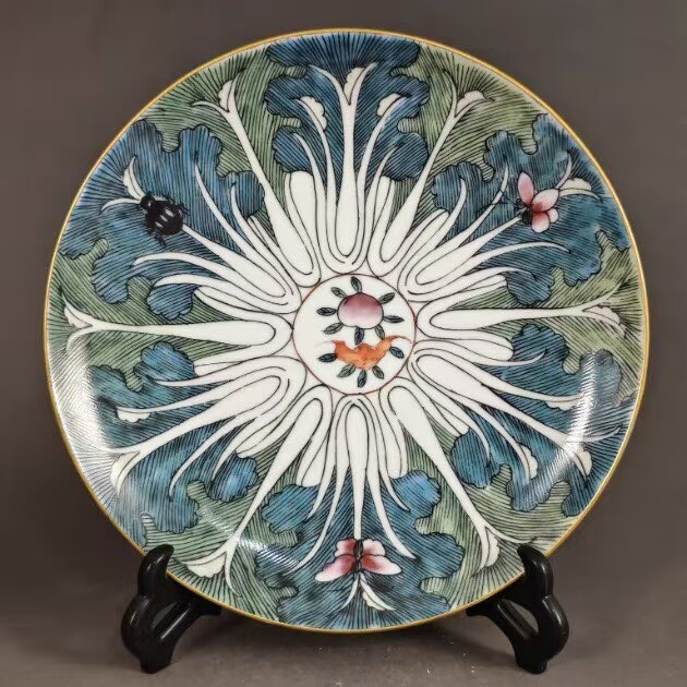 Chinese Qing Qianlong Famille Rose Porcelain Cabbage Peach Design Plate 7.8 inch