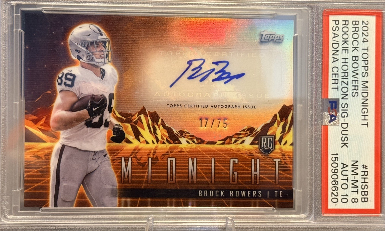 2024 Topps Midnight - Rookie Horizon Signatures Brock Bowers #RHS-BB Dusk /75 2024 Topps Midnight - Rookie Horizon Signatures Brock Bowers #RHS-BB Dusk /75