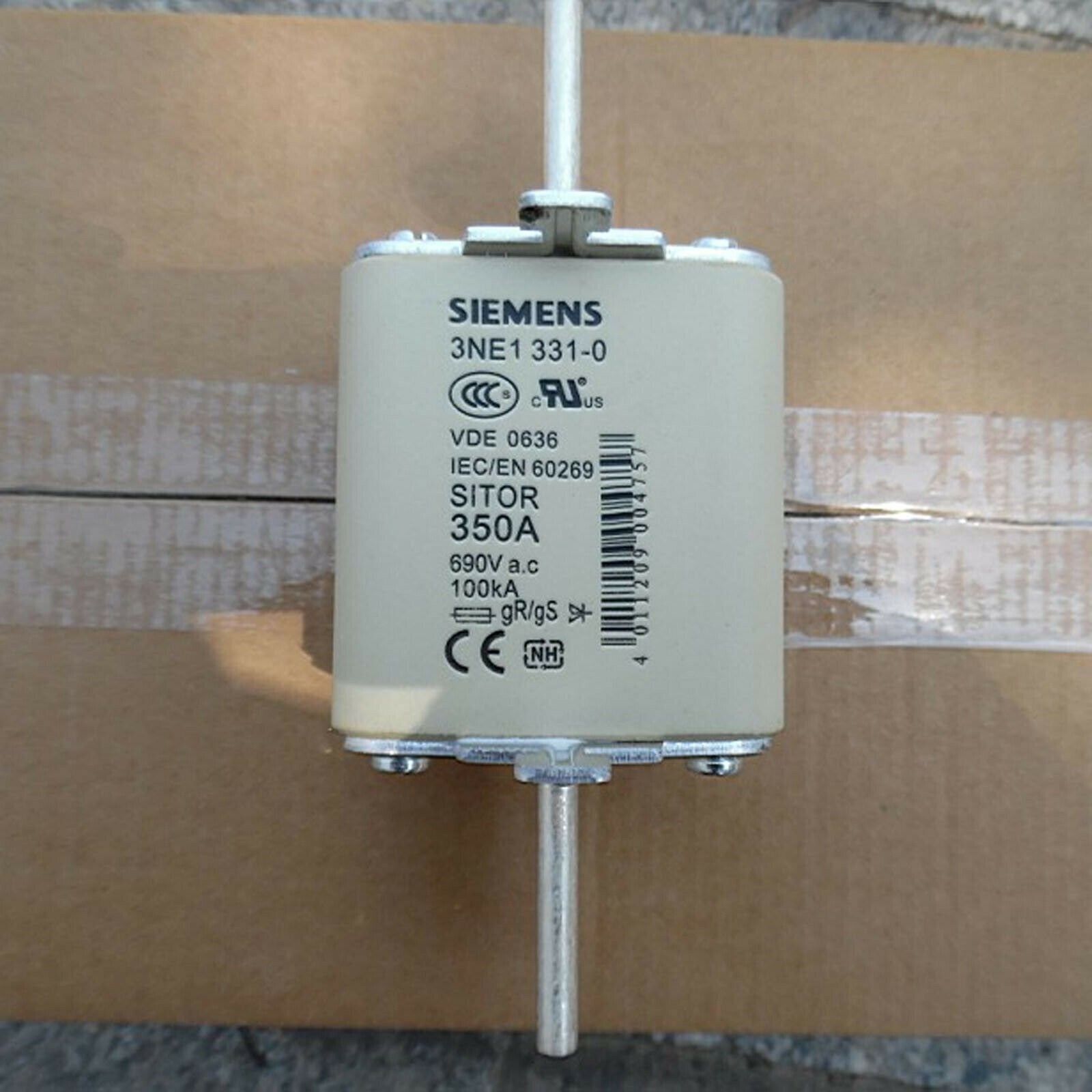 3PC/BOX NEW 3NE1331-0 3NE1 331-0 350A 690V 100KA Fast Delivery *vm