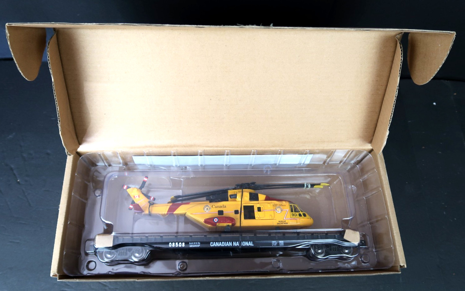 VINTAGE MENARDS O GUAGE CANADIAN COST GUARD HELICOPTER IN ORIGINAL BOX #279-3088