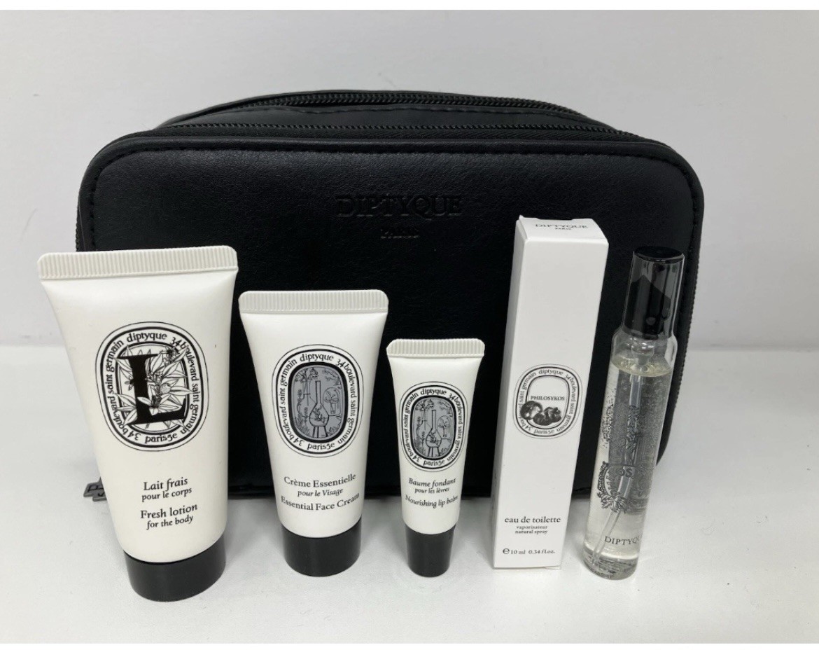 New Qatar Airways Diptyque Paris business class men amenity kit