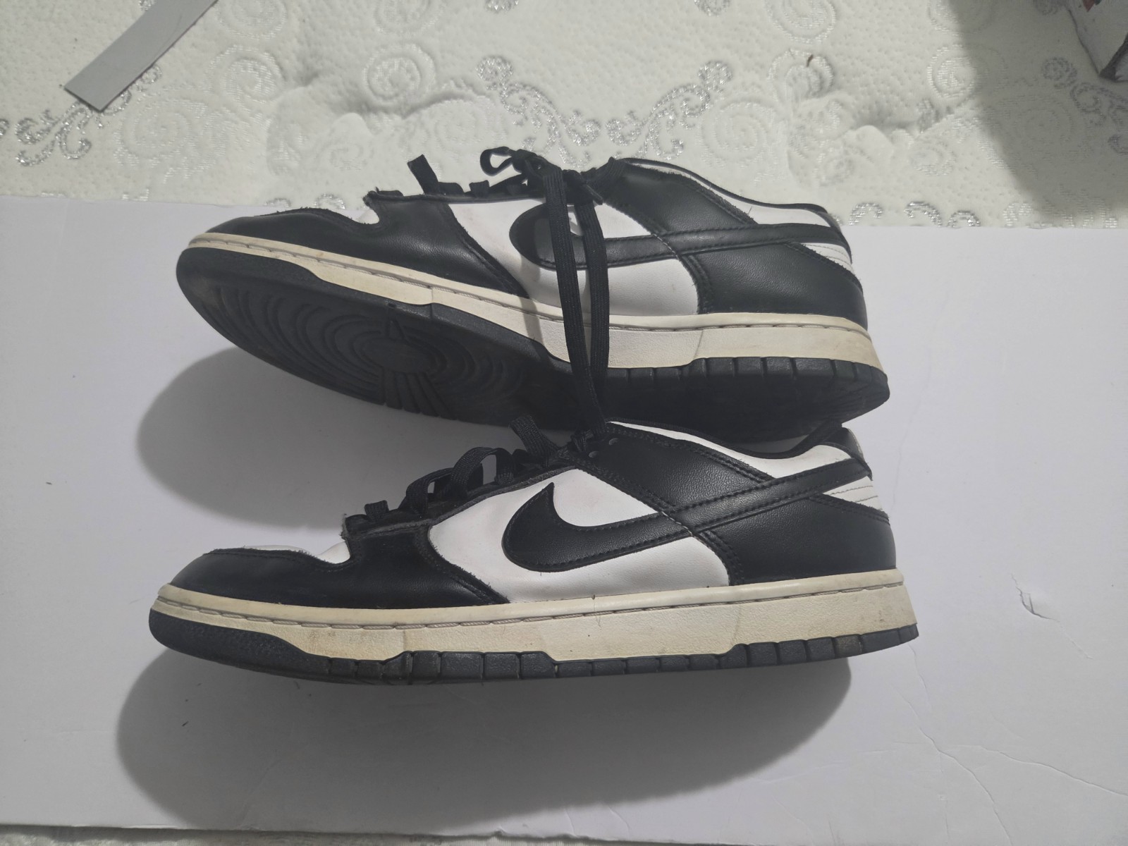Nike Dunk Low Black/White Low-Top 10.5 Men\'s Athletic Sneakers 2021 DD1391-100