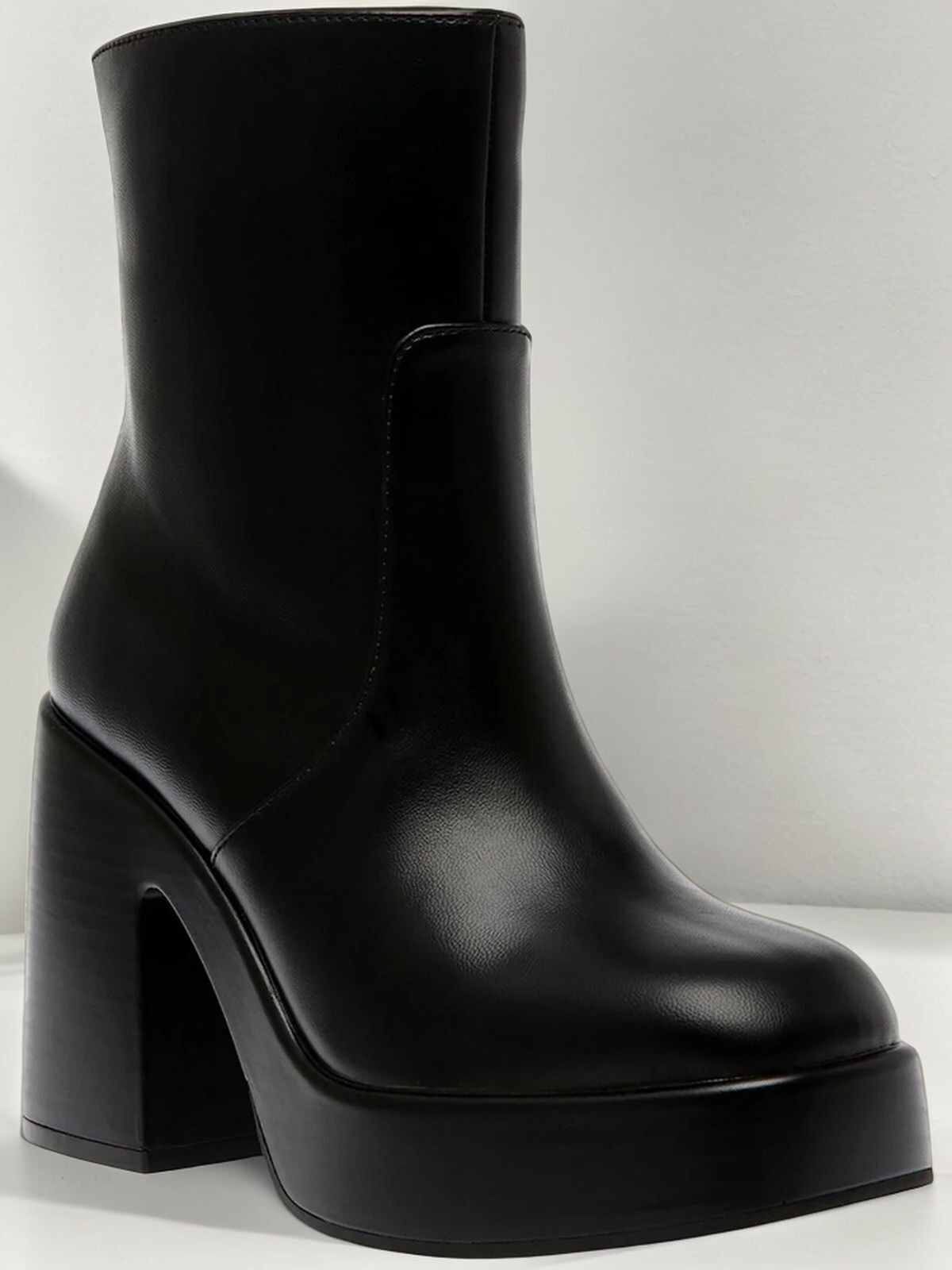Wild Pair Women\'s Black Stellaa Platform Square Toe Mid Calf Booties NIB