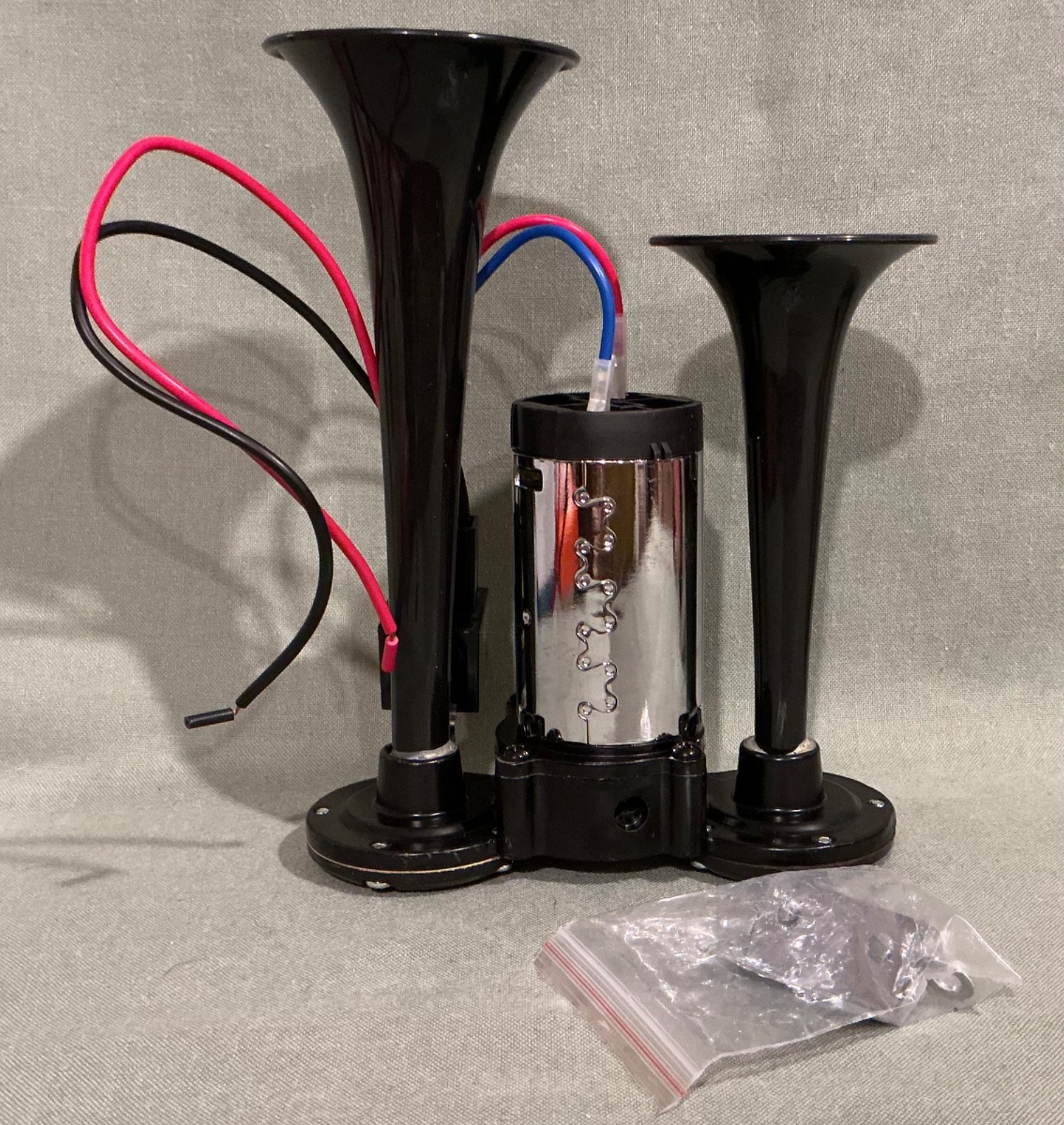 NIB 12V Super Loud Train Horn for your Vehicle NIB 12V Super Loud Train Horn for your Vehicle