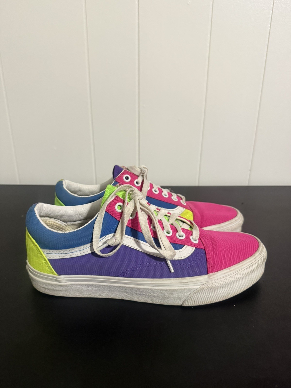 VANS old skool Neon color skate shoe sneaker lace up Women Size 9