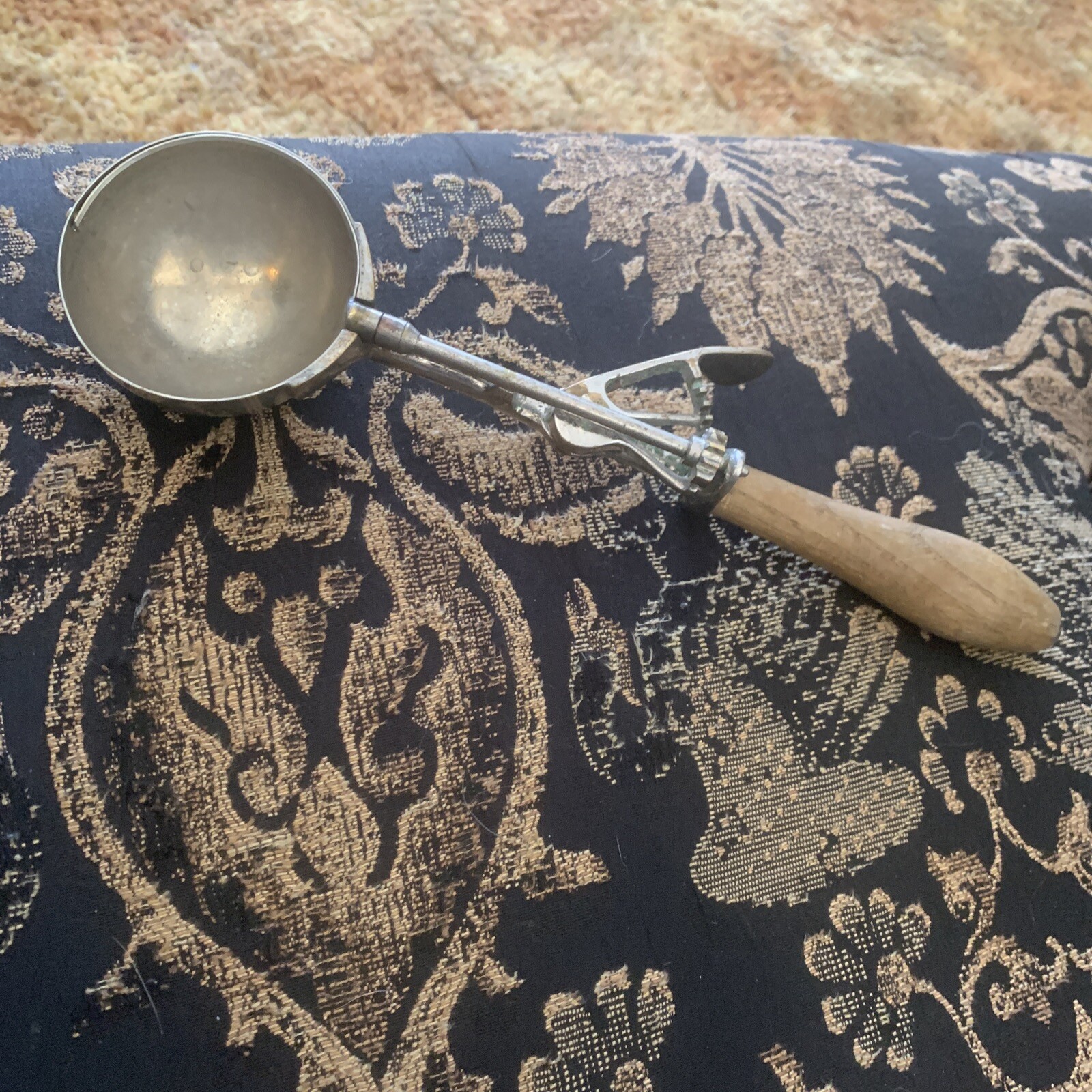 Antique Gilchrist\'s #31 Sz8 Extra Large Copper Metal Turned Wood Ice Cream Scoop Antique Gilchrist\'s #31 Sz8 Extra Large Copper Metal Turned Wood Ice Cream Scoop