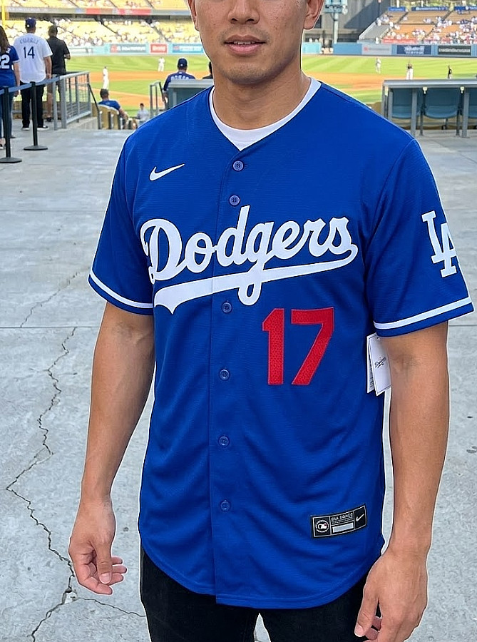 sNWT Shohei Ohtani Dodgers Men\'s Large Blue Away Jersey Stitched #17