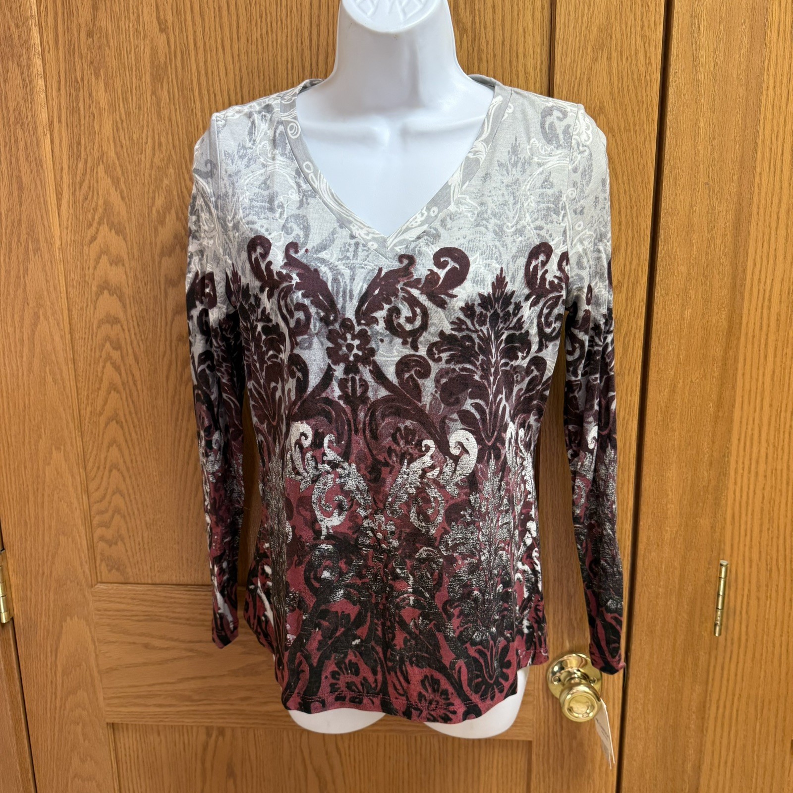 NWT Liz Claiborne Petite Paisley Scroll Print Top - PS - Petite Small NWT Liz Claiborne Petite Paisley Scroll Print Top - PS - Petite Small