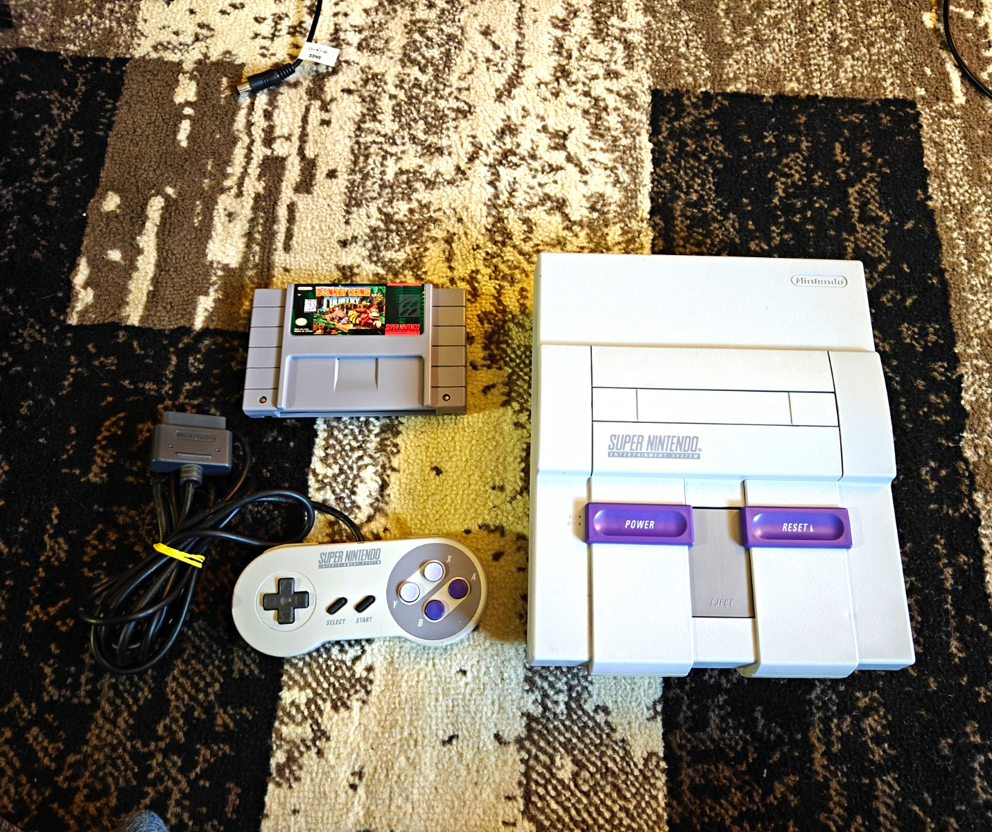 SNES Super Nintendo Console SNS-001 w/ Controller + Donkey Kong Country