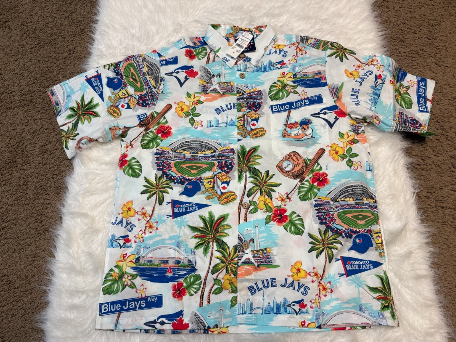 Toronto Blue Jays Reyn Spooner Men\'s Size Medium Hawaiian Shirt Toronto Blue Jays Reyn Spooner Men\'s Size Medium Hawaiian Shirt