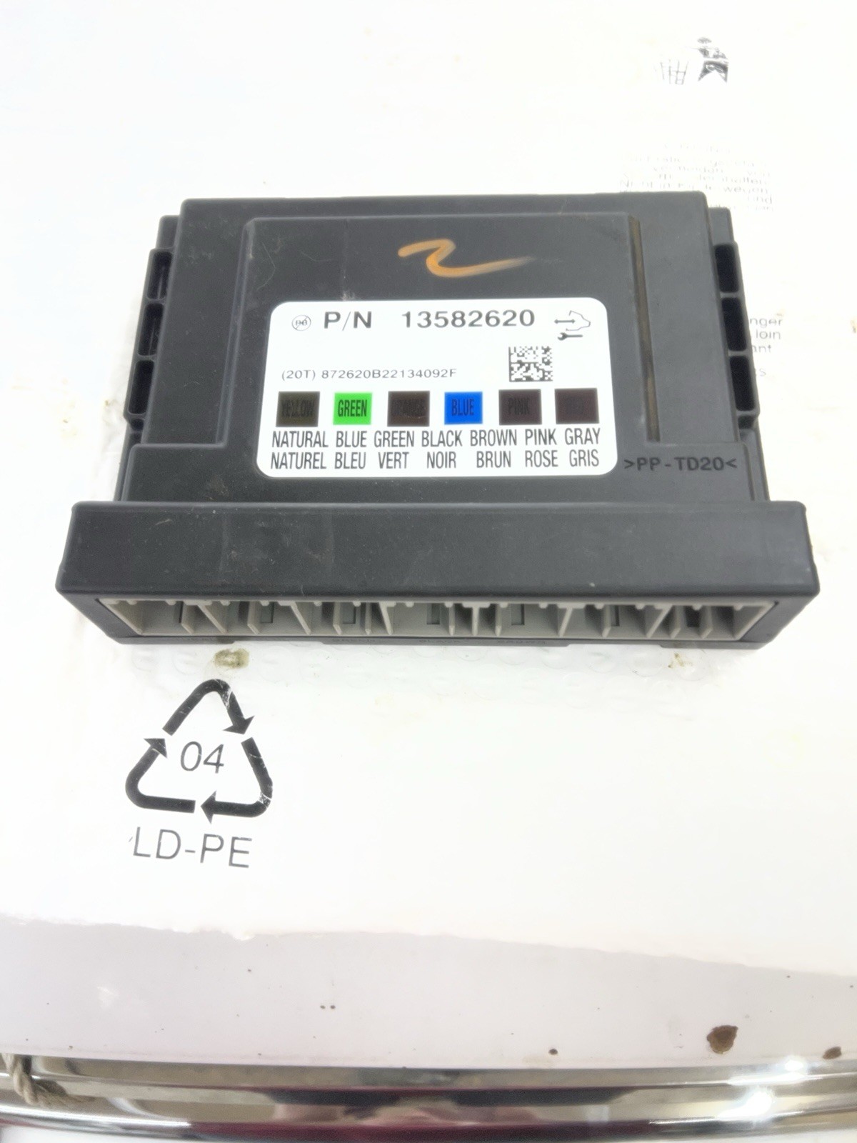 2012-2015 chevrolet sonic body control module BCM 13582620 OEM 13 14 