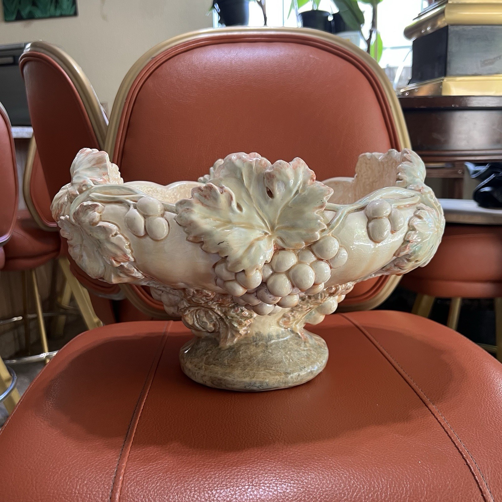 Vintage Chalk Ware Majolica Pedestal Fruit Bowl Grapes Leaves Large Mexico Vintage Chalk Ware Majolica Pedestal Fruit Bowl Grapes Leaves Large Mexico