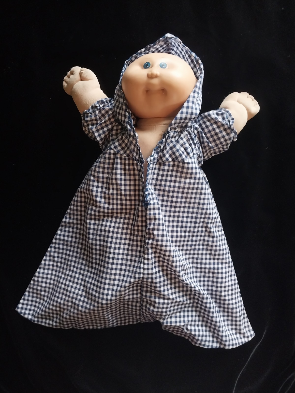 Cabbage Patch Kids Doll W/ Outfit, Read, See Pics, 
