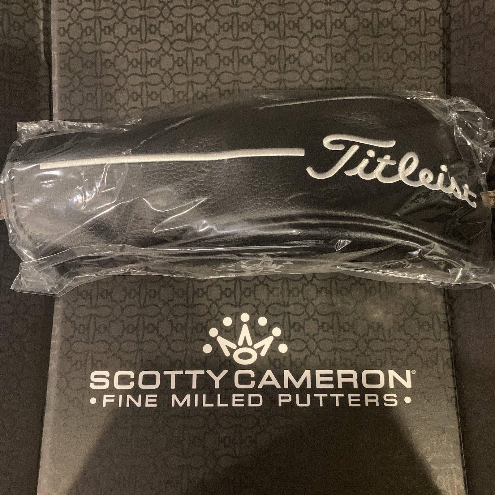 NEW Titleist Universal Leather Hybrid/Rescue Headcover MINT RARE Head Cover TOUR NEW Titleist Universal Leather Hybrid/Rescue Headcover MINT RARE Head Cover TOUR