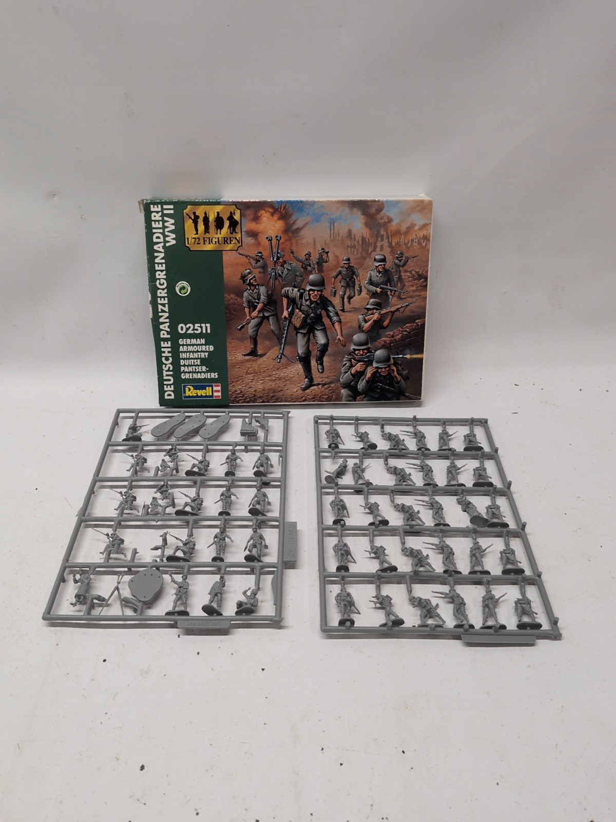 Revell 02511 1/72 German Armored Infantry Panzer Grenadiers Infantry Open Box